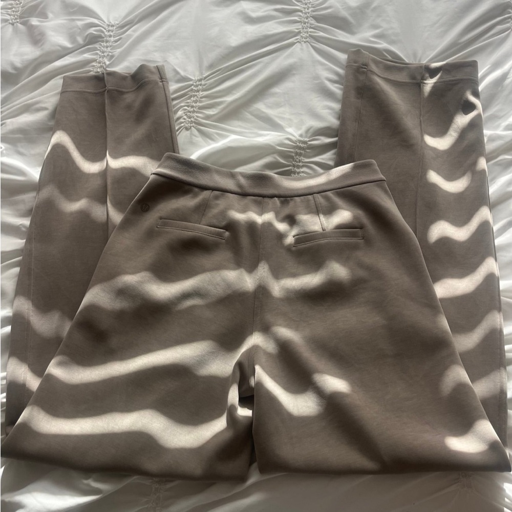 Lululemon Pintuck Softstream Wide Leg Pants in Taupe - Picture 4 of 5